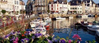 Jolie petite maison de bord de mer avec grande terrasse