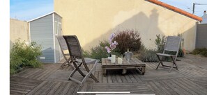 Outdoor dining - Pretty little seaside house with large terrace (Le Croisic)