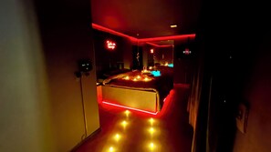 1 bedroom, internet, bed sheets - 1001 Shades of Love — Jacuzzi Balneário Camboriú (Camboriú)