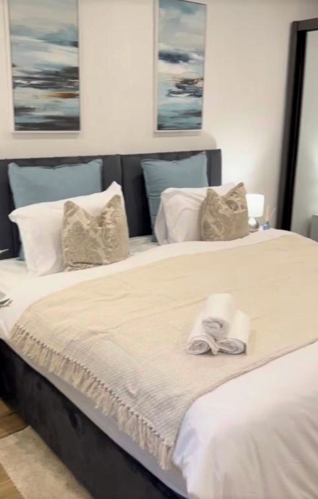 1 habitación, tabla de planchar con plancha, wifi gratis y ropa de cama 