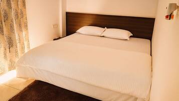 Appartement Familial, balcon, vue ville | Rideaux occultants, fer et planche Ă repasser, Wi-Fi gratuit