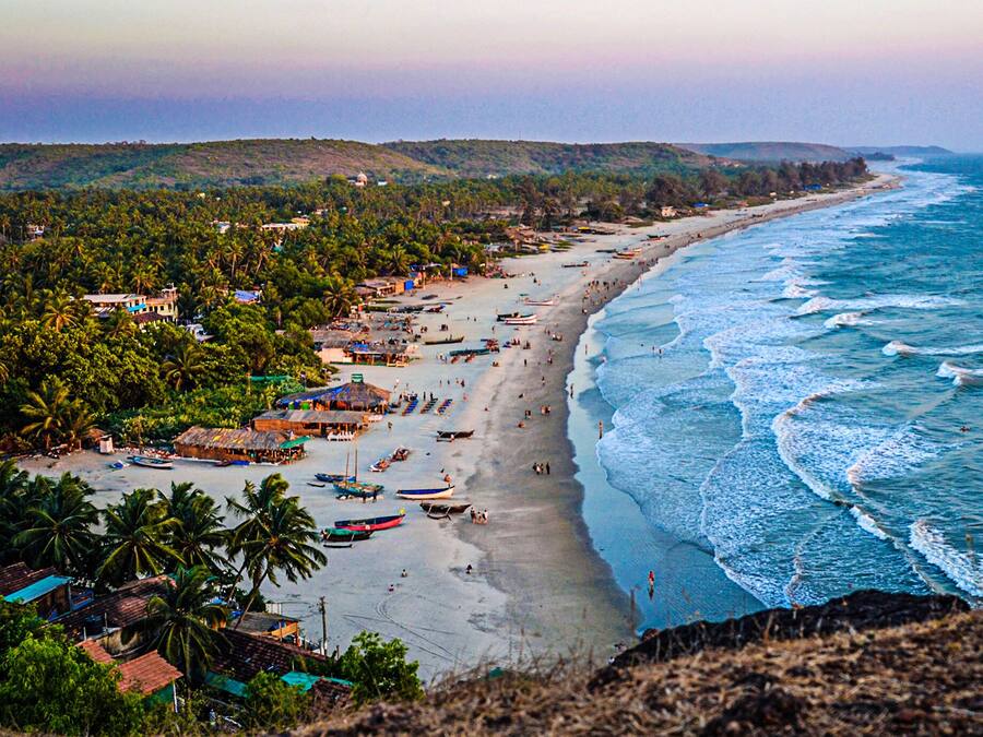 Beach nearby, 20 beach bars