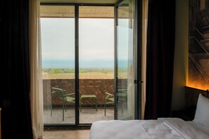 Egyptian cotton sheets, premium bedding, minibar, free WiFi - The Wine Station (Tsinandali)
