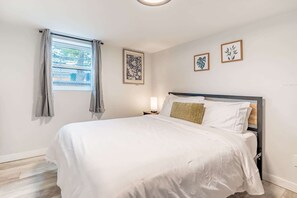 2 bedrooms, desk, iron/ironing board, WiFi