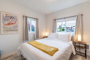 2 bedrooms, desk, iron/ironing board, WiFi