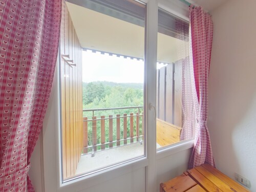 Bright studio with loggia in Les Rousses