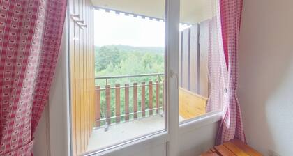 Bright studio with loggia in Les Rousses