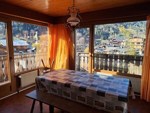 Dining - Cozy T2 with fireplace, balcony, and parking in Les Gets (Les Gets)