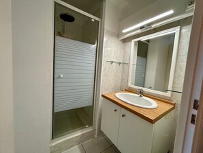 Bathroom - Modern apartment in Royan with ocean view (Royan)