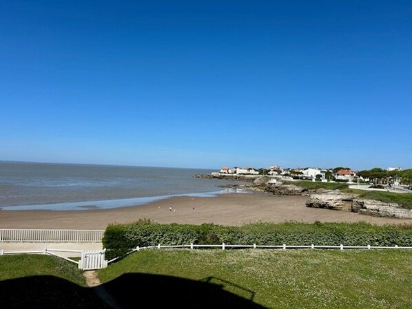 On the beach - Modern apartment in Royan with ocean view (Royan)