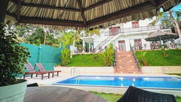 Alberca al aire libre