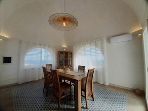 Dining - Dammuso Mirror of Heaven (Pantelleria)