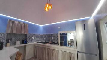 Mikrowelle, Ofen, Herdplatte, Geschirrspüler