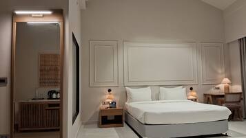 Presidential Suite, Balcony | In-room safe, iron/ironing board, free WiFi