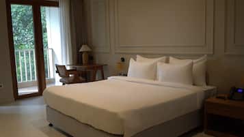 Signature Room, Balcony | Free WiFi