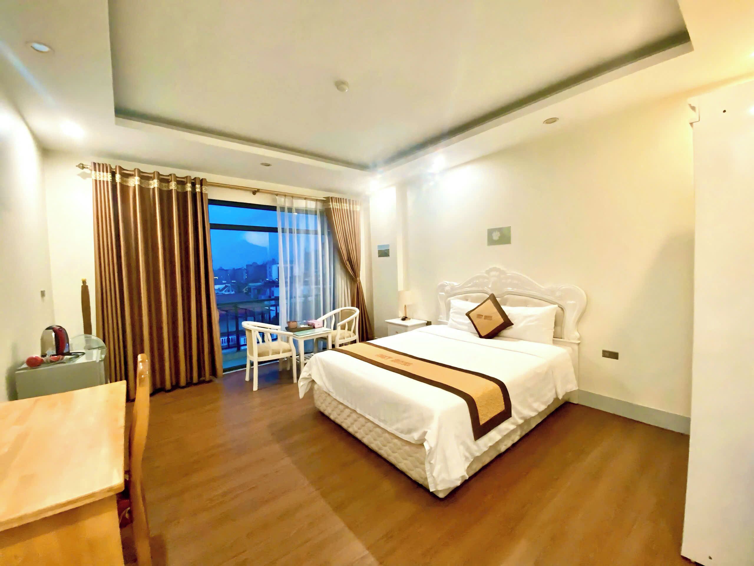 Kahden hengen standard-huone yhdelle | Tallelokero huoneessa, työpöytä, pimennysverhot, ilmainen Wi-Fi