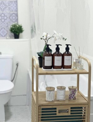 Apartment, 3 Schlafzimmer, Raucher, Stadtblick | Badezimmer