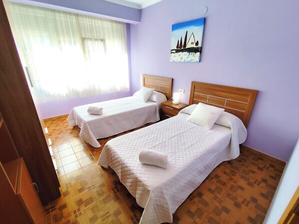 3 dormitorios, tabla de planchar con plancha, wifi y ropa de cama