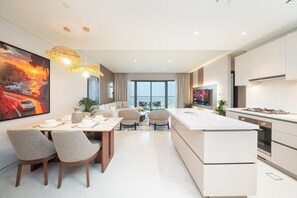 Luxury Apartment, Lake View | In-room dining