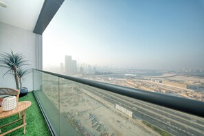 Luxury Apartment, Lake View | Balcony view