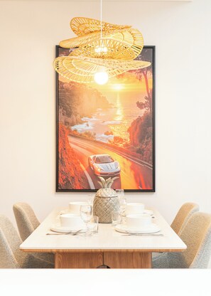 Lyxlägenhet - sjöutsikt | Matservice på rummet