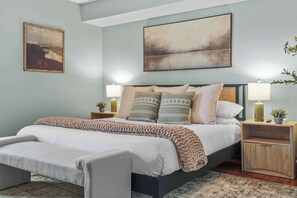 4 bedrooms, desk, iron/ironing board, travel crib