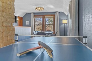 غرفة الألعاب