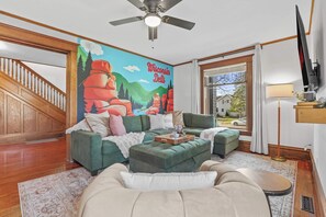 تلفزيون، كرة قدم الطاولة، مكتب