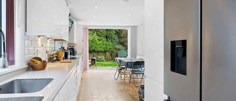 Kühlschrank, Ofen, Geschirrspüler, Toaster