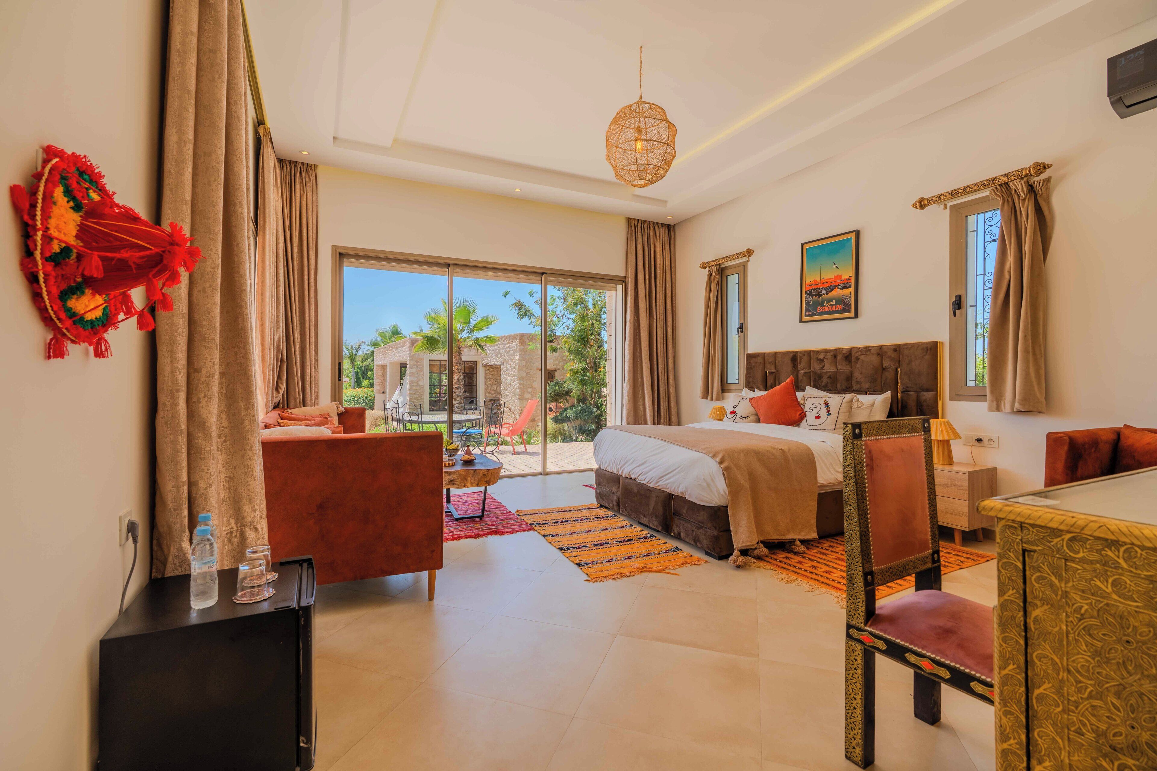 Luksussviitti, näköala uima-altaalle | Pimennysverhot, äänieristys, silitysrauta/-lauta, ilmainen Wi-Fi