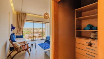 Cortinas blackout y sistema de insonorización