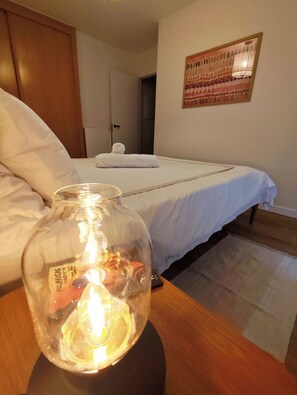 2 slaapkamers, een strijkplank/strijkijzer, wifi, beddengoed