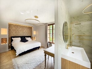 6 Schlafzimmer, Schreibtisch, Bügeleisen/Bügelbrett, kostenloses WLAN