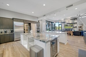 Private kitchen - Luxe Estate: 11BR, Tennis, GameRM, Theater (Bermuda Dunes)