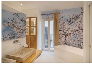 Luxury Double or Twin Room, Balcony, City View | Bathroom | Slippers