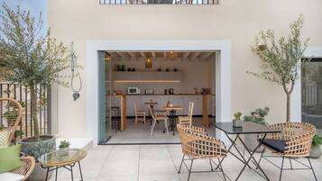 Sarapan Eropah setiap hari (EUR 16 seorang)