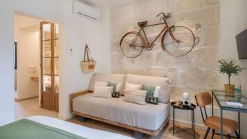 Superior Double Room, City View | In-room safe, blackout drapes, soundproofing, free WiFi