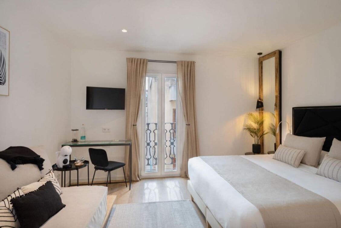 Kahden hengen superior-huone, kaupunkinäköala | Tallelokero huoneessa, pimennysverhot, äänieristys, ilmainen Wi-Fi