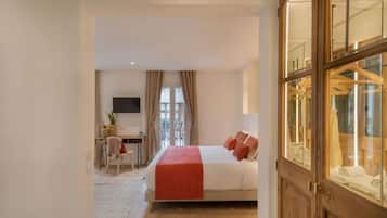 Deluxe Double Room, Mobility Accessible | In-room safe, blackout curtains, soundproofing, free WiFi