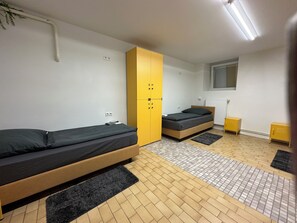 Internet, bed sheets