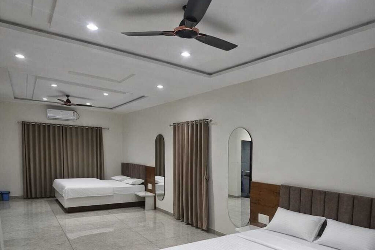 Egyptian cotton sheets, premium bedding, down duvets