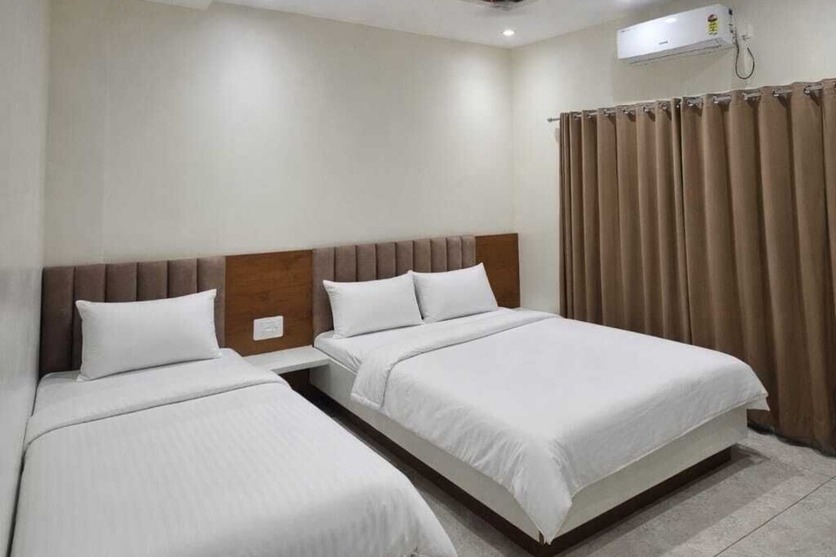 Egyptian cotton sheets, premium bedding, down duvets