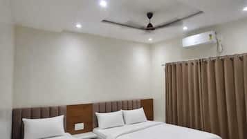 Kamar Triple Deluks | Seprai katun Mesir, seprai premium, dan selimut bulu angsa