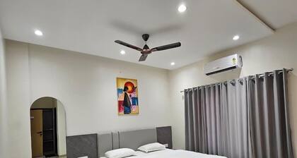 Hotel Abhishek Pride