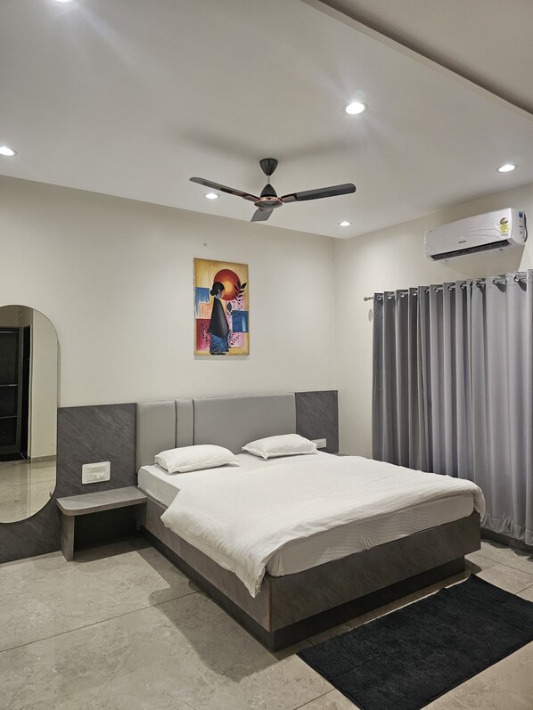 Deluxe Room, City View