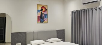 Hotel Abhishek Pride 