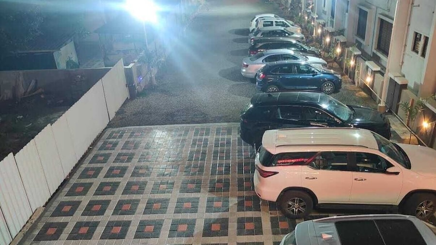 Hotel Abhishek Pride