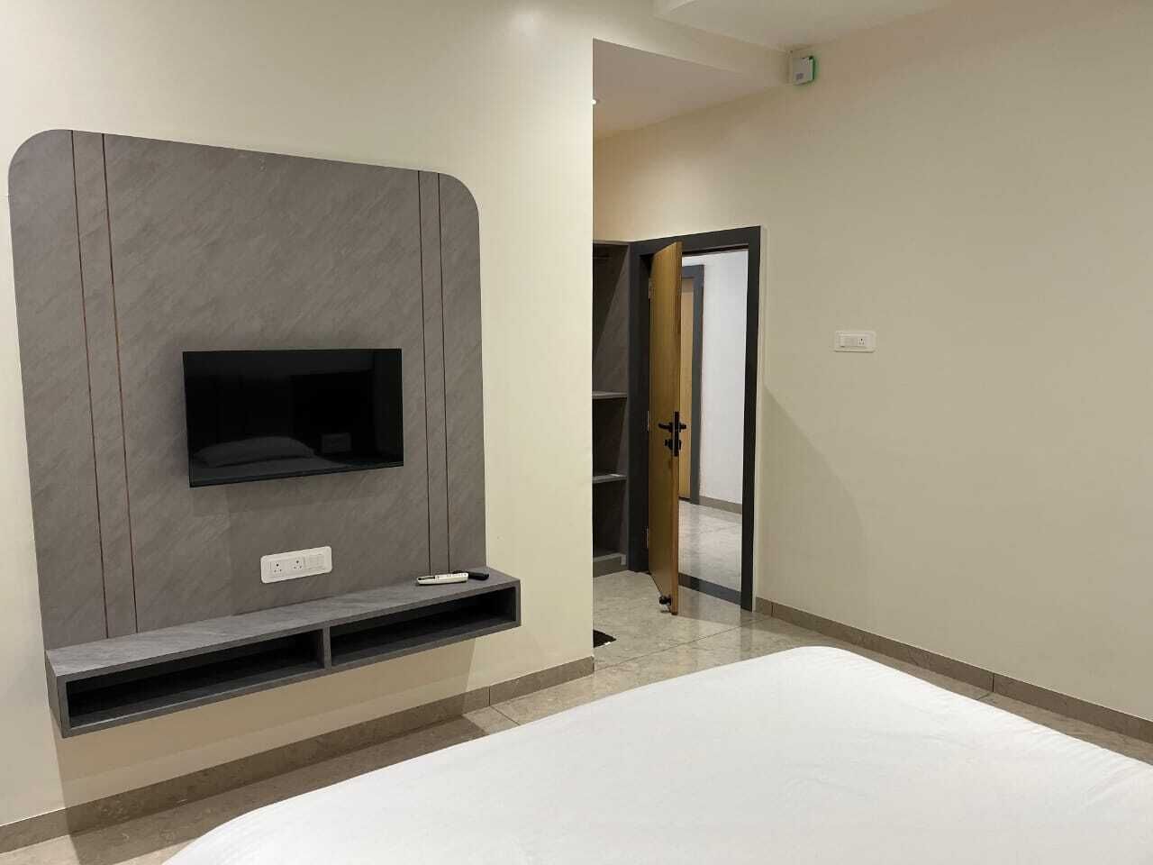 Deluxe Room, City View