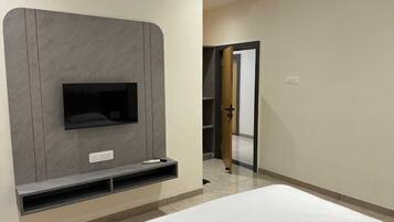 Deluxe Room, City View