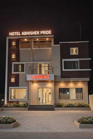 Unclassified image, 2 of 16, button - Hotel Abhishek Pride  (Shani Shingnapur)